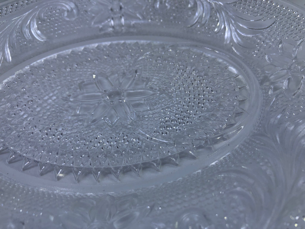 16PC VTG TEXTURED GLASS SNACK PLATES AND CUPS- 8 PLATES, 8 CUPS.