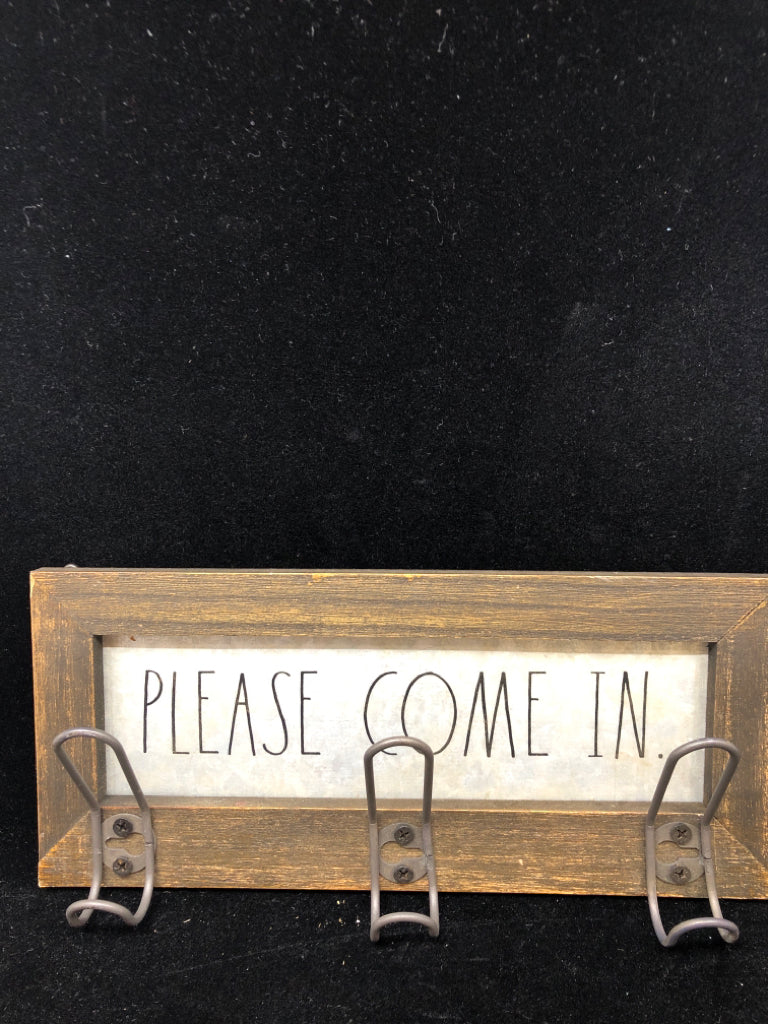 "PLEASE COME IN" 3 HOOK WALL HANGING-RAE DUNN.