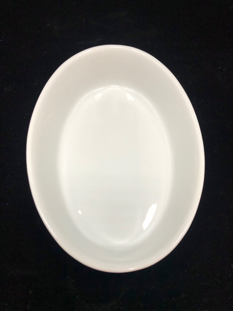 WHITE OVAL CASSEROLE DISH.