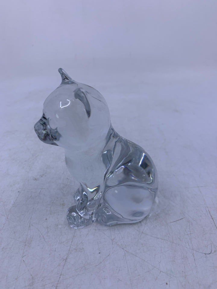 CLEAR GLASS SITTING CAT.