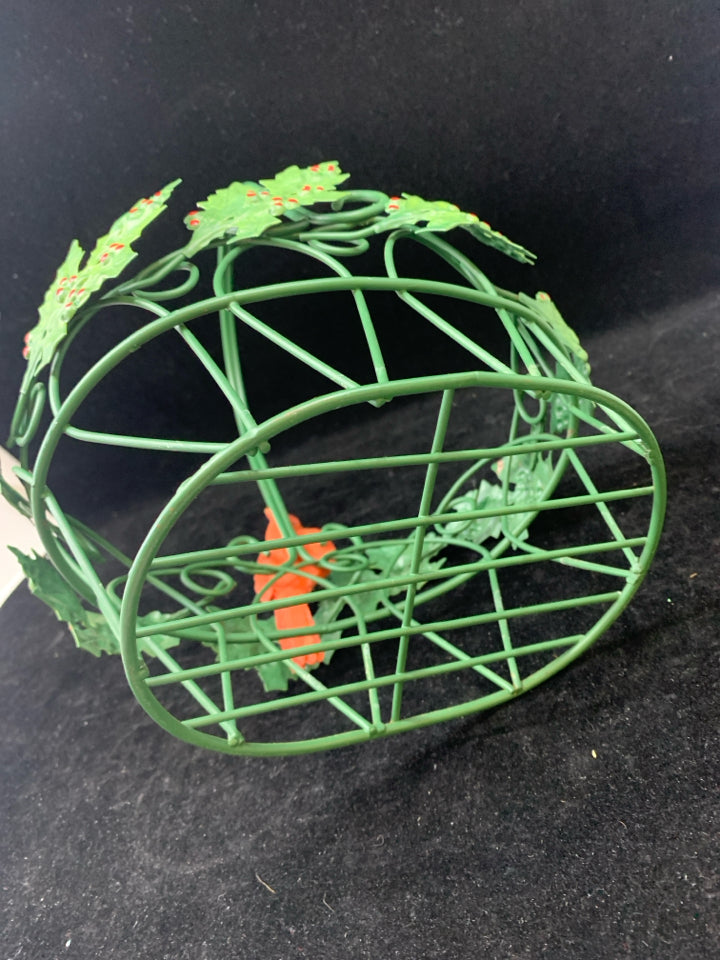 GREEN WIRE BASKET RED CARDINAL.