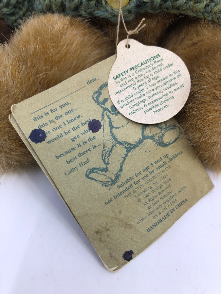 BOYDS BEAR MRS TRUMBULL IN HAT