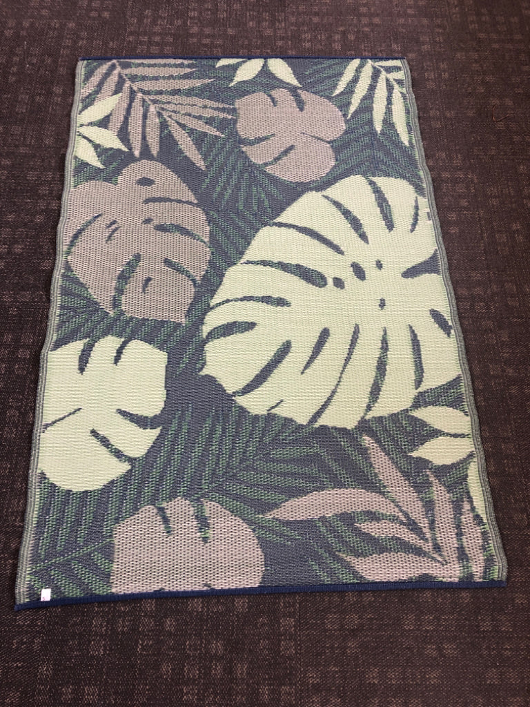 RATTAN BLUE & GREEN INDOOR/OUTDOOR RUG.
