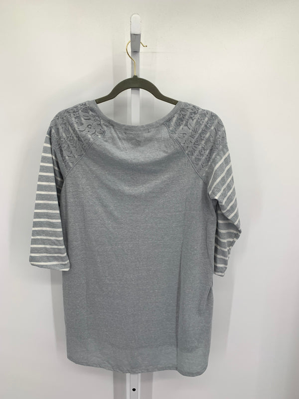 Size Medium Misses 3/4 Sleeve Shirt