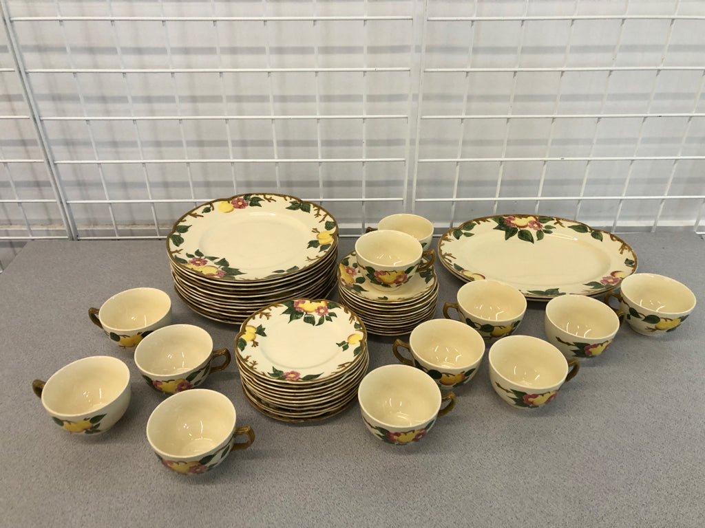 50PC PEACH BLOOM DINNER SET SERVICE FOR 8+.