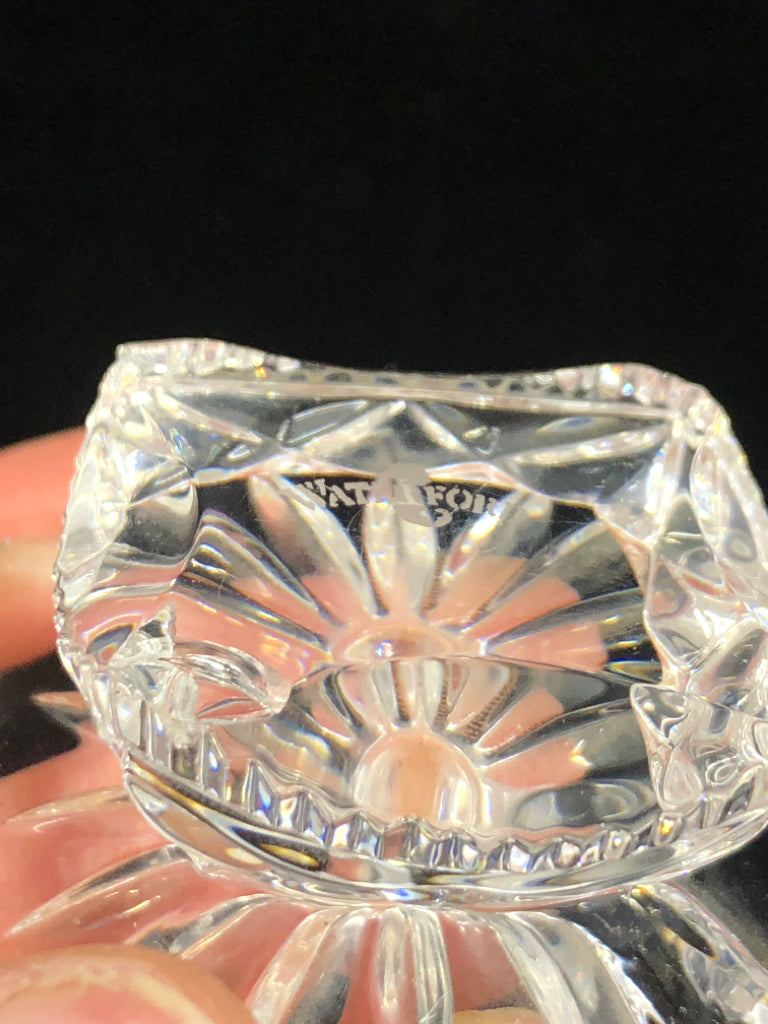 CRYSTAL GRADUATION CAP FIGURINE.