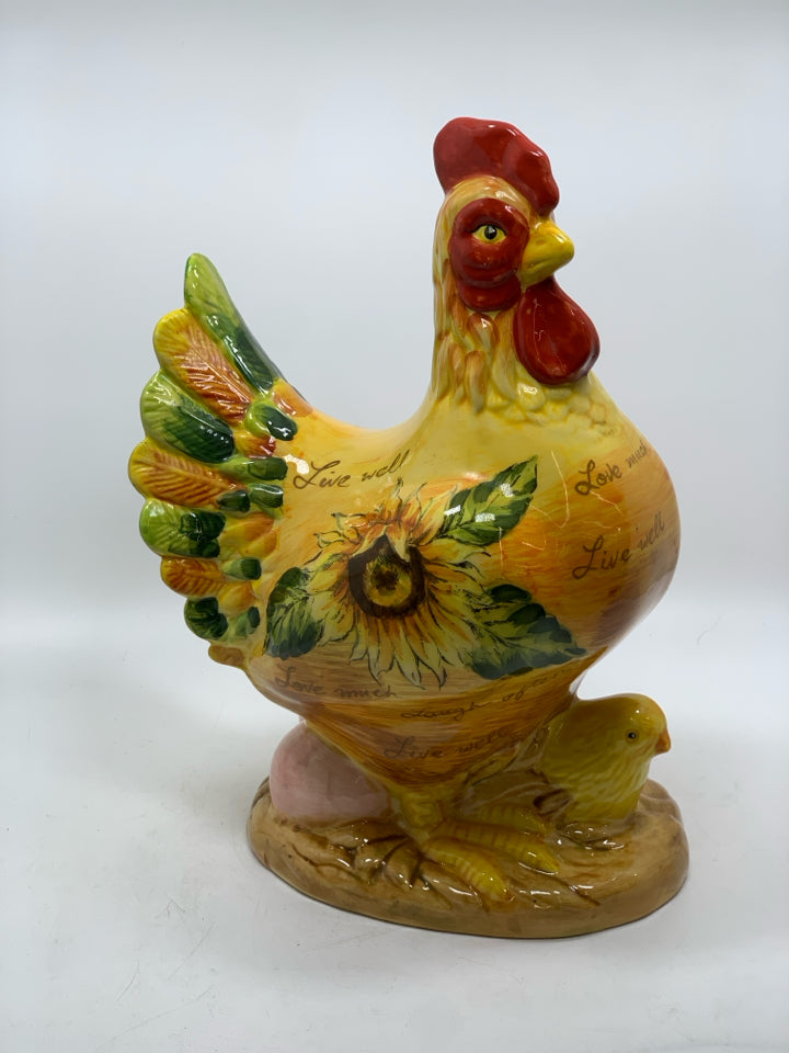 CERAMIC LIVE WELL HEN AND CHICK FIGURE.