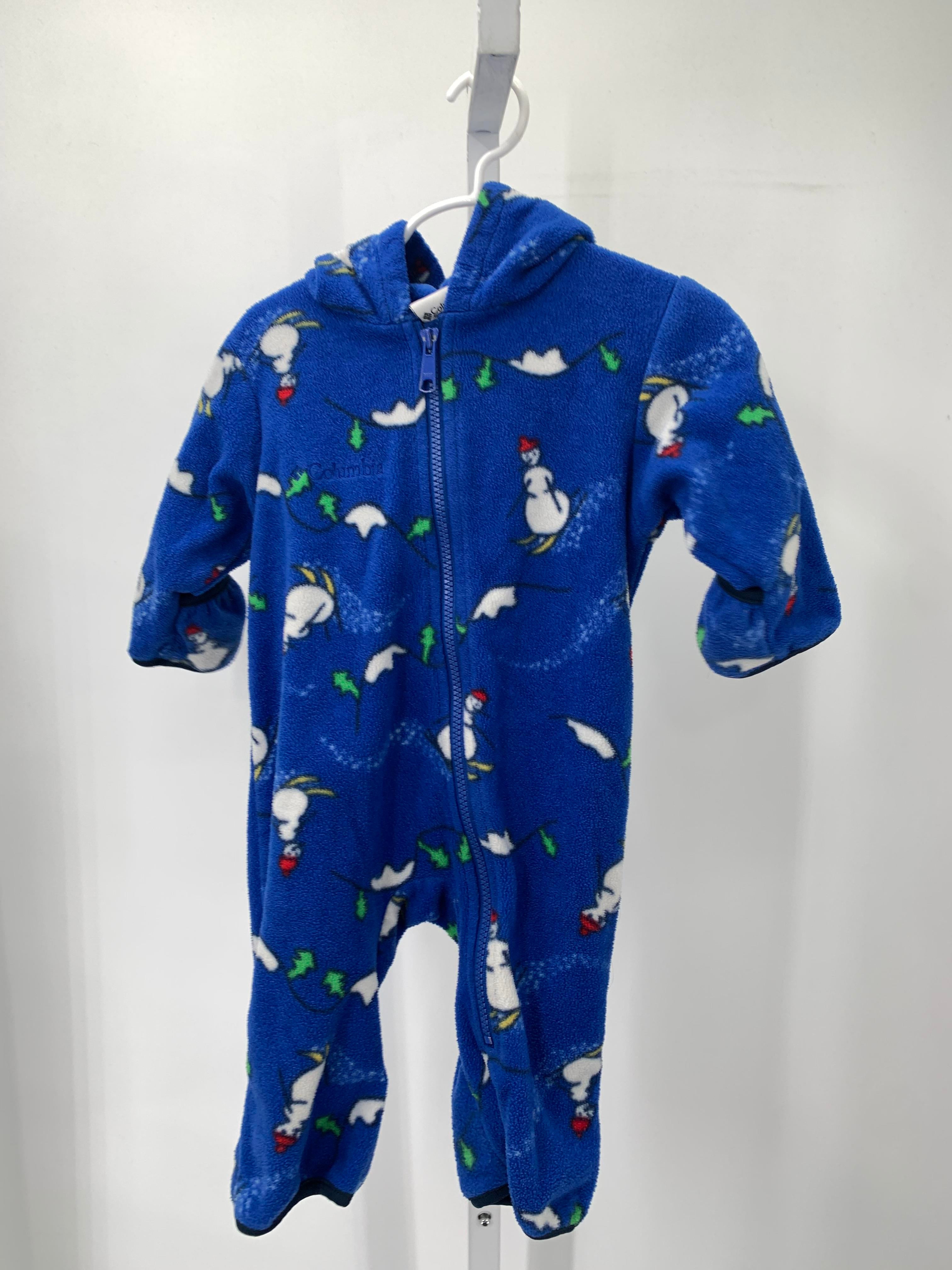 HOODED SNOW MAN SKIING