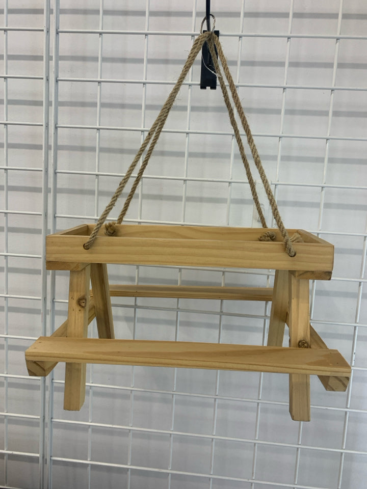 PICNIC TABLE SQUIRREL FEEDER.