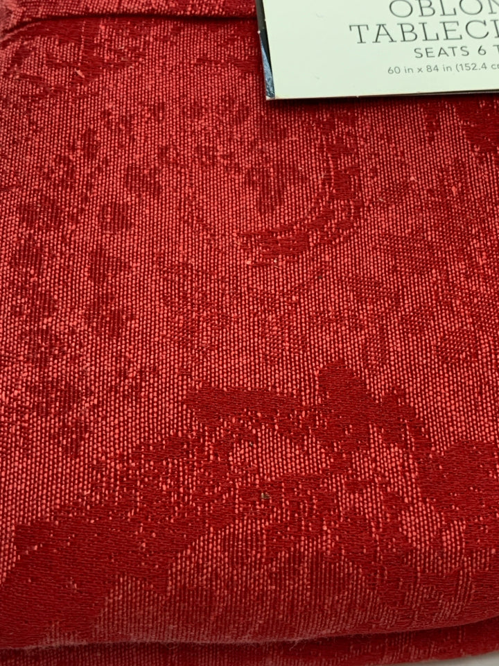 NIP RED OBLONG THRESHOLD TABLECLOTH.