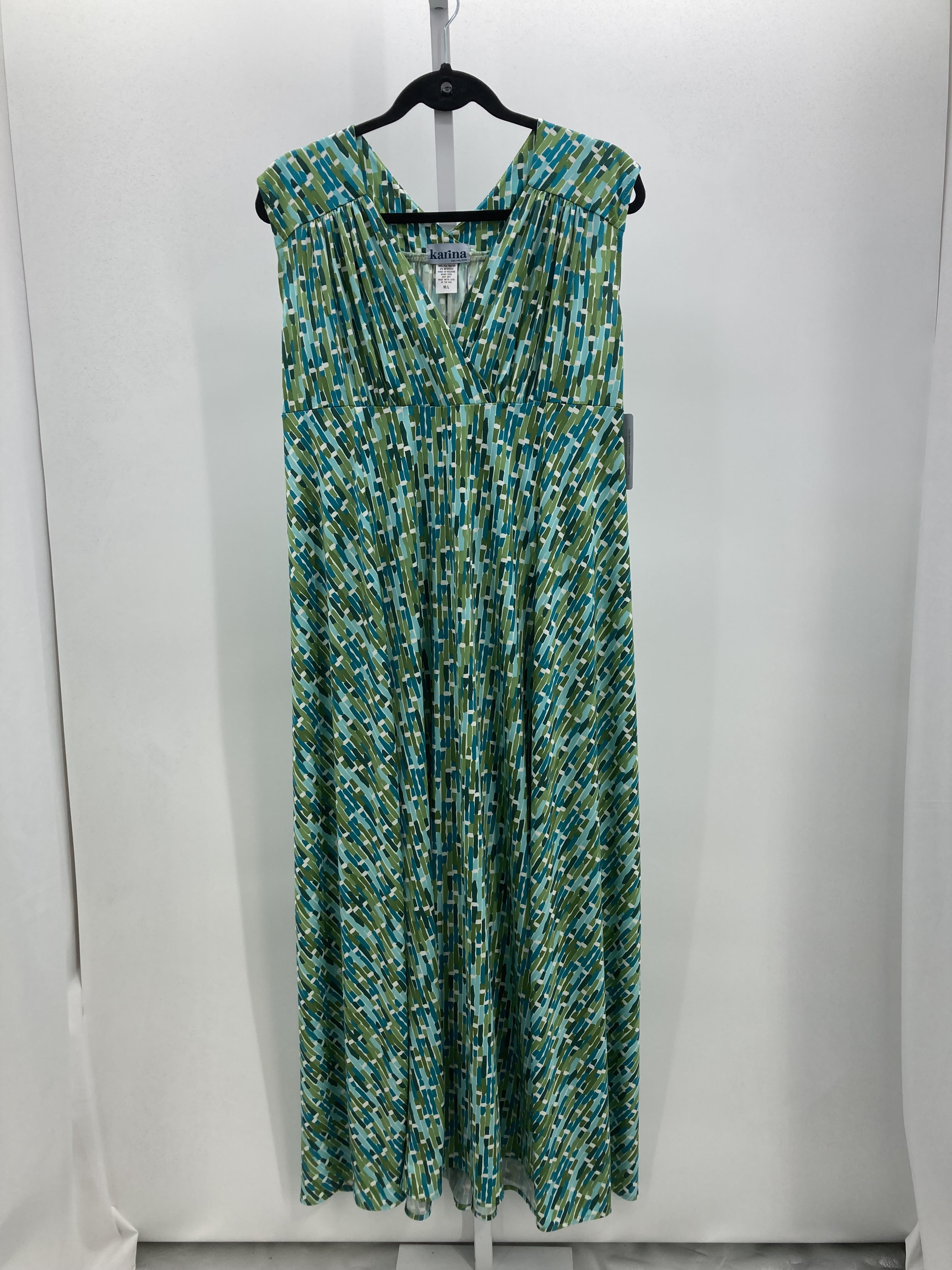 Size Medium Misses Sleeveless Dress