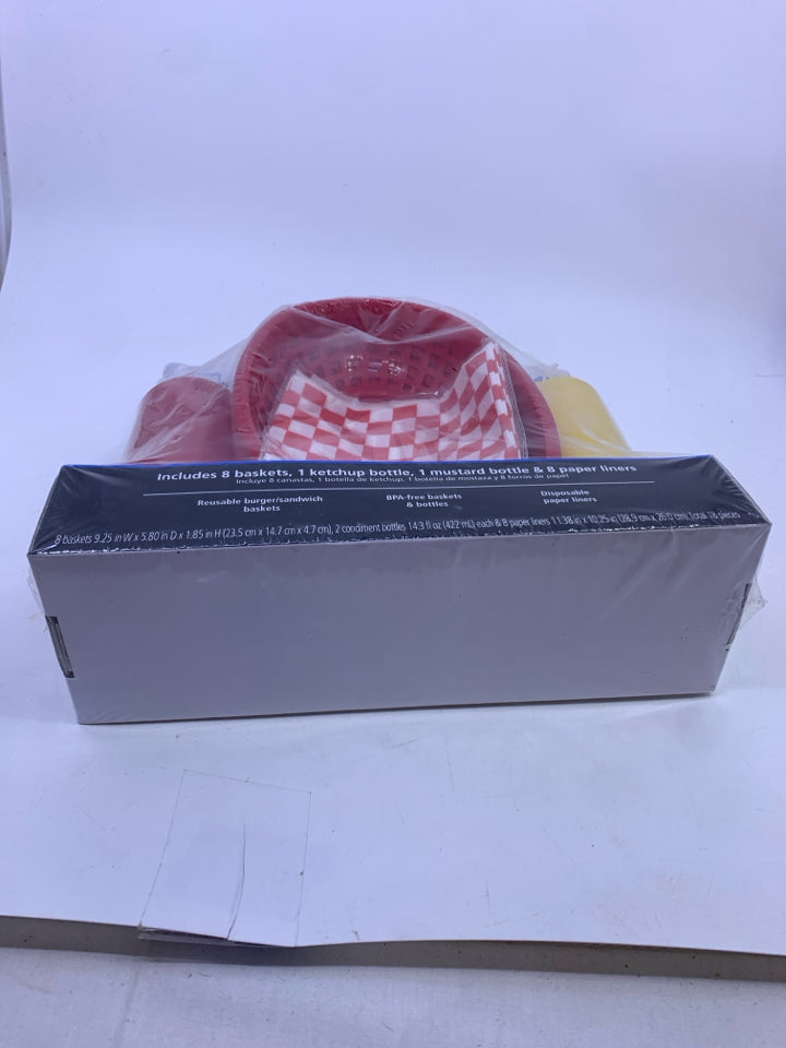 NIP BBQ SERVING SET.