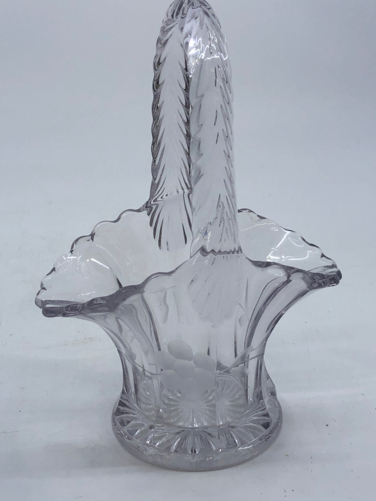 GLASS ETCHED BASKET W/ SCALLOP EDGE.