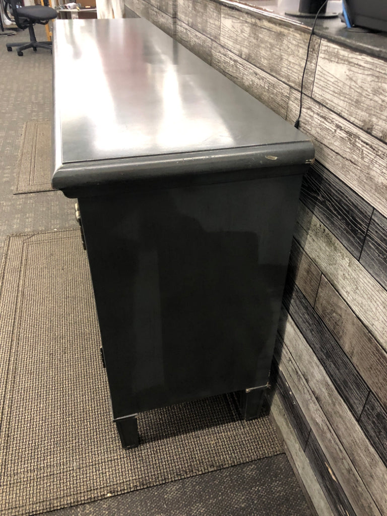 BLUE/GREY LONG CONSOLE TABLE W/ MIRRORED CABINETS SHELVES.