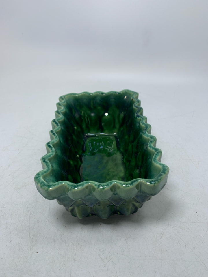 VTG DARK GREEN/BLUE SHINGLE PATTERN PLANTER.
