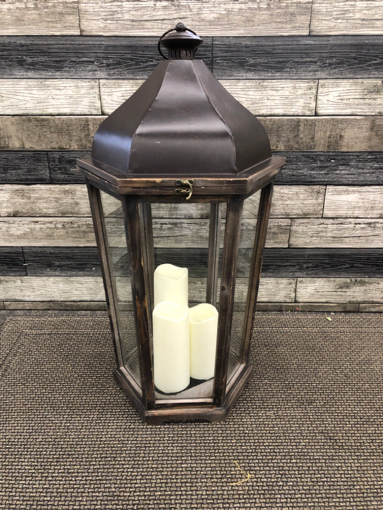LARGE WOODEN LANTERN W/FAUX CANDLES.