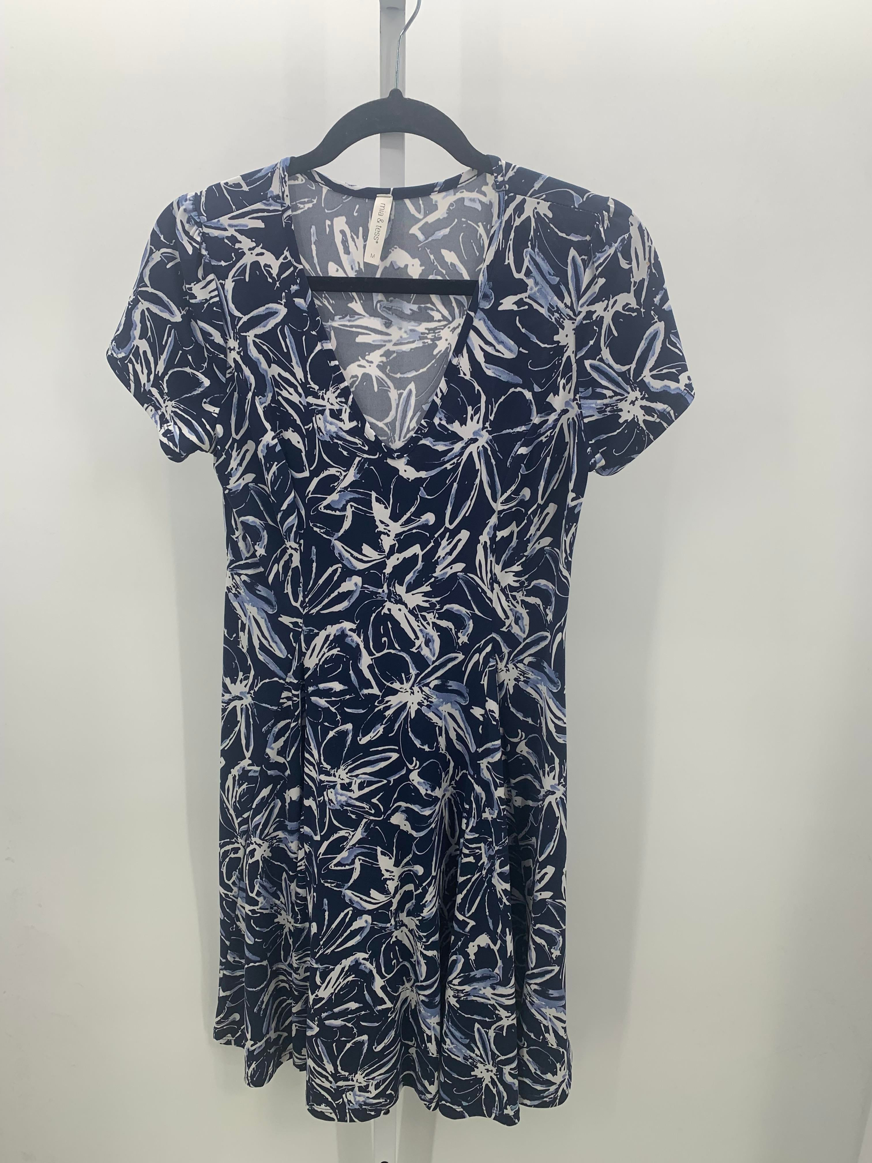 Mia & Tess Size Medium Misses Short Sleeve Dress