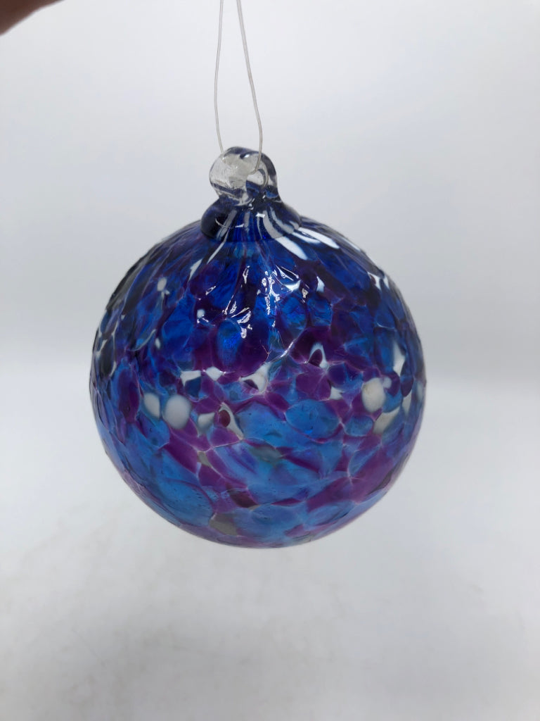 BLUE KITRAS ART GLASS FRIENDSHIP BALL.