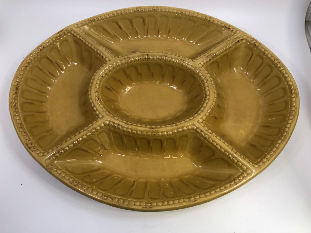 MUSTARD YELLOW DIVIDED SERVING PLATTER.
