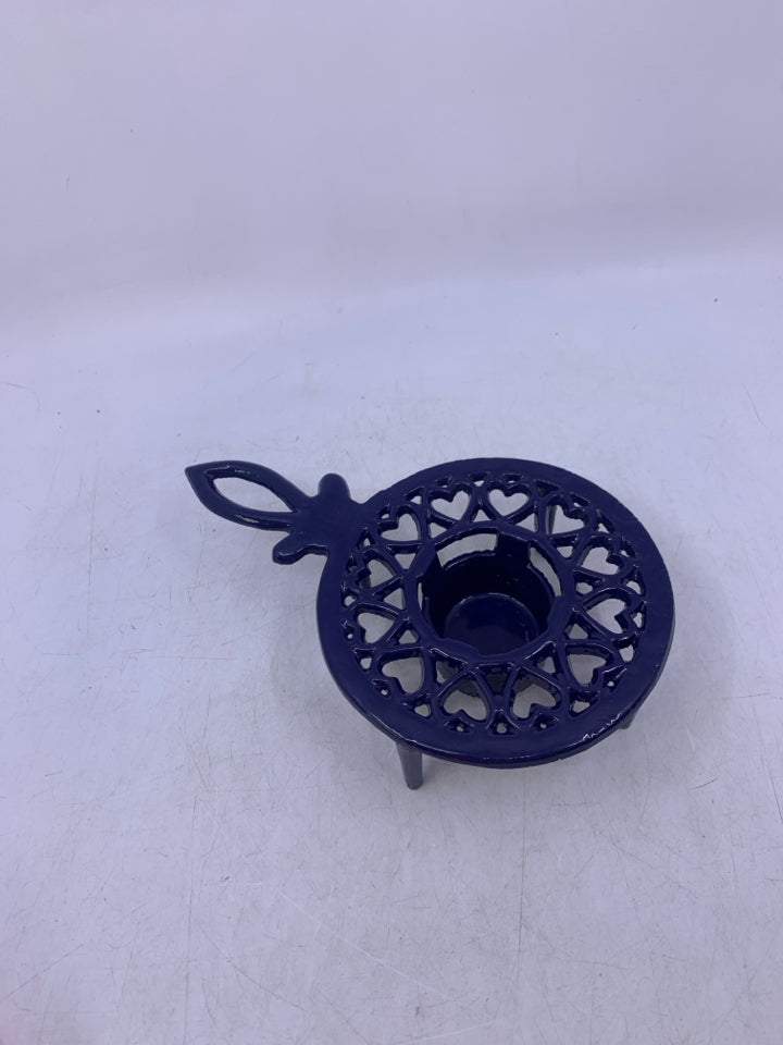 FOOTED BLUE METAL TEA LIGHT INSERT TRIVET.