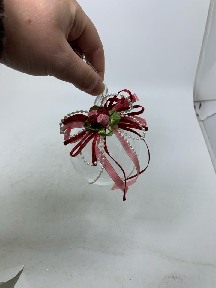 PRINCESS HOUSE GLASS BULB W/ ETCHED HOLLY BOUQUET ORNAMENT.