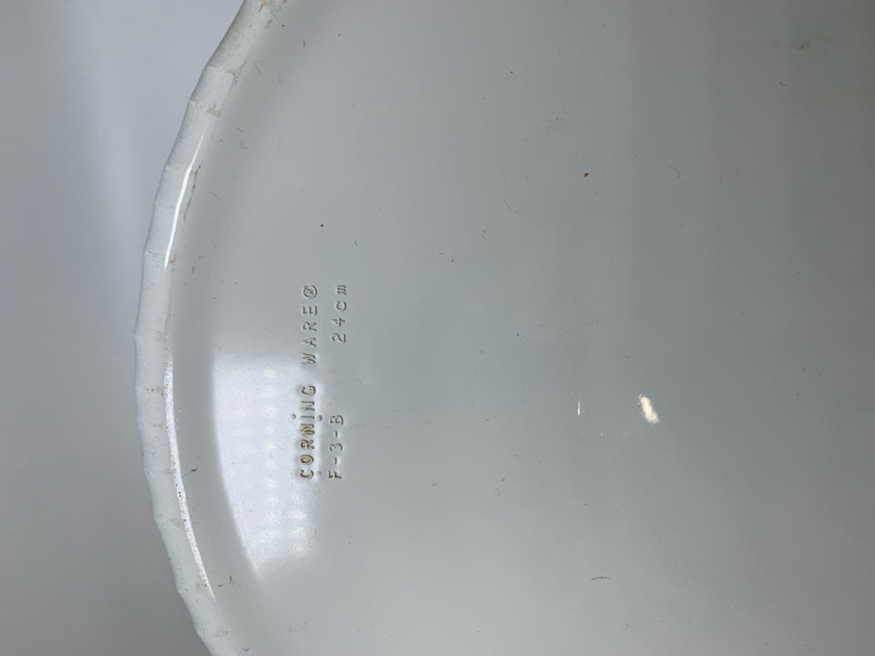 LIGHT BLUE RIBBED TART DISH.