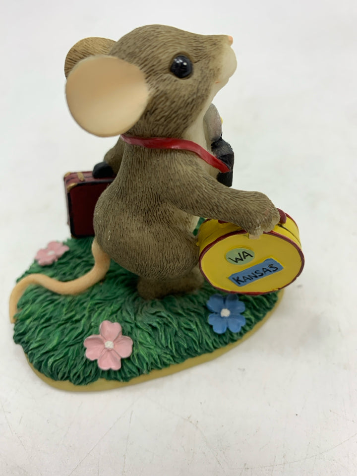 "VISITING FRIENDS BOTH NEAR AND FAR" CHARMING TAILS FIGURINE.