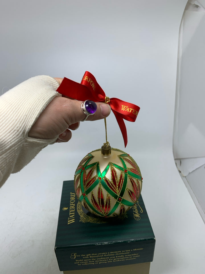 IN BOX WATERFORD CRYSTAL FESTIVE CRYSTAL BALL ORNAMENT GOLD RED & GREEN.