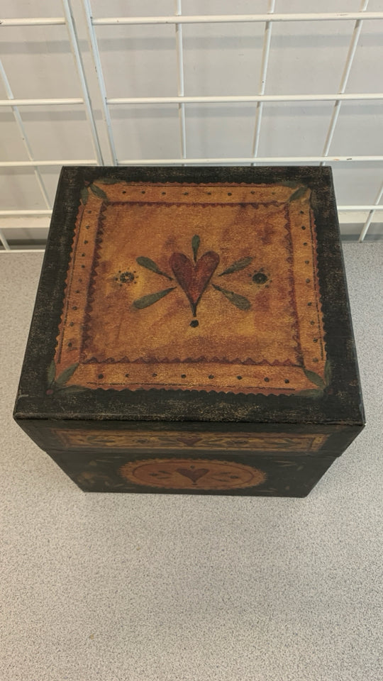 7PC PRIMITIVE HEART THEMED NESTING BOXES.