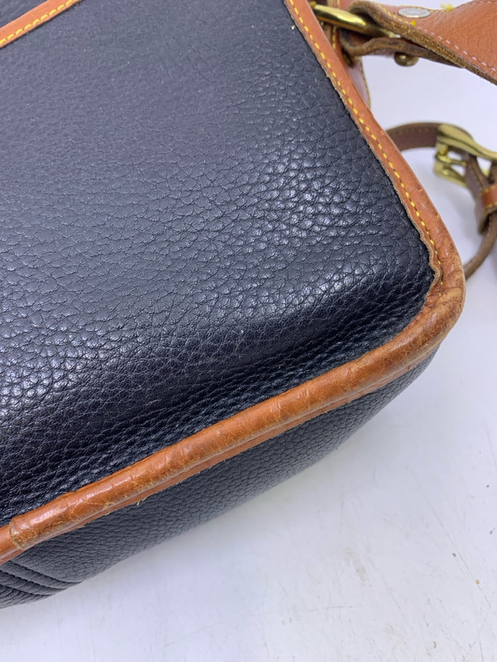 Vintage Dooney & Bourke All Weather Leather Carrier Shoulder Bag *Signs Of Wear/