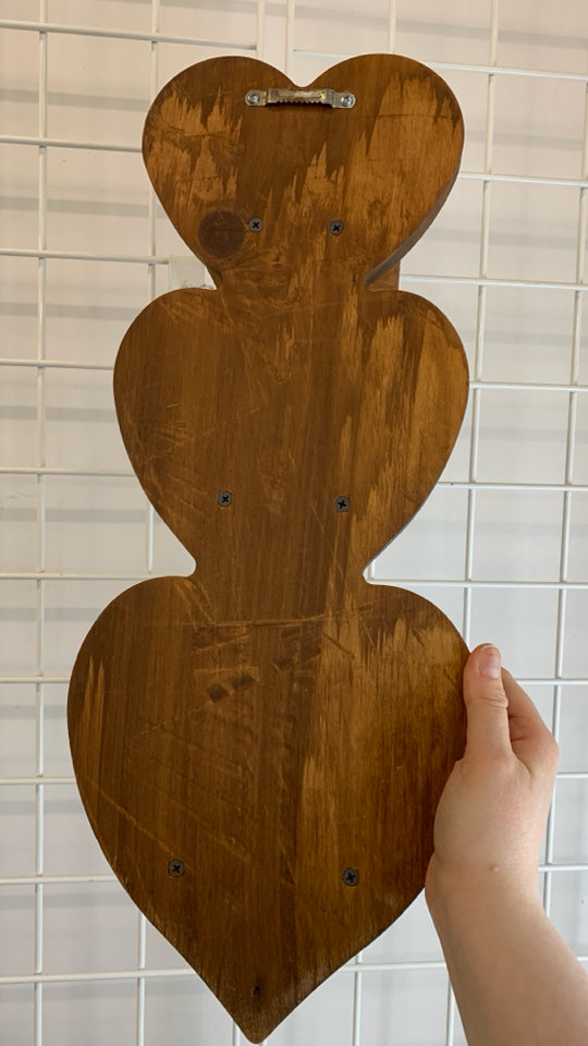 3 TIER WOODEN HEART SHELF WALL HANGING.