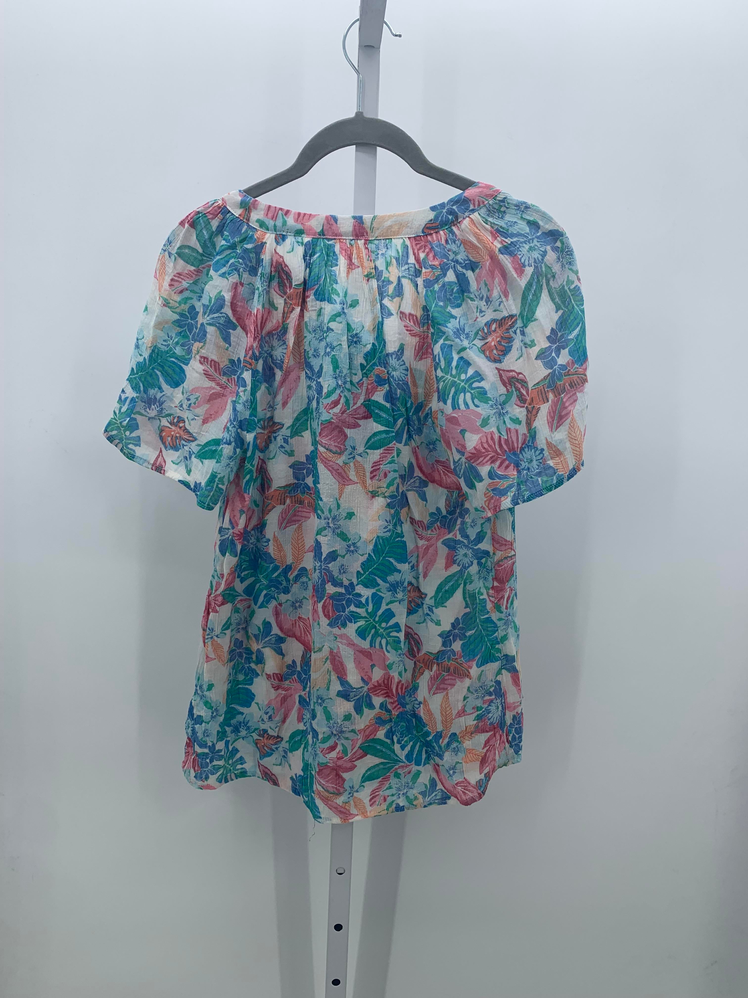 Size Medium Misses Short Sleeve Shirt