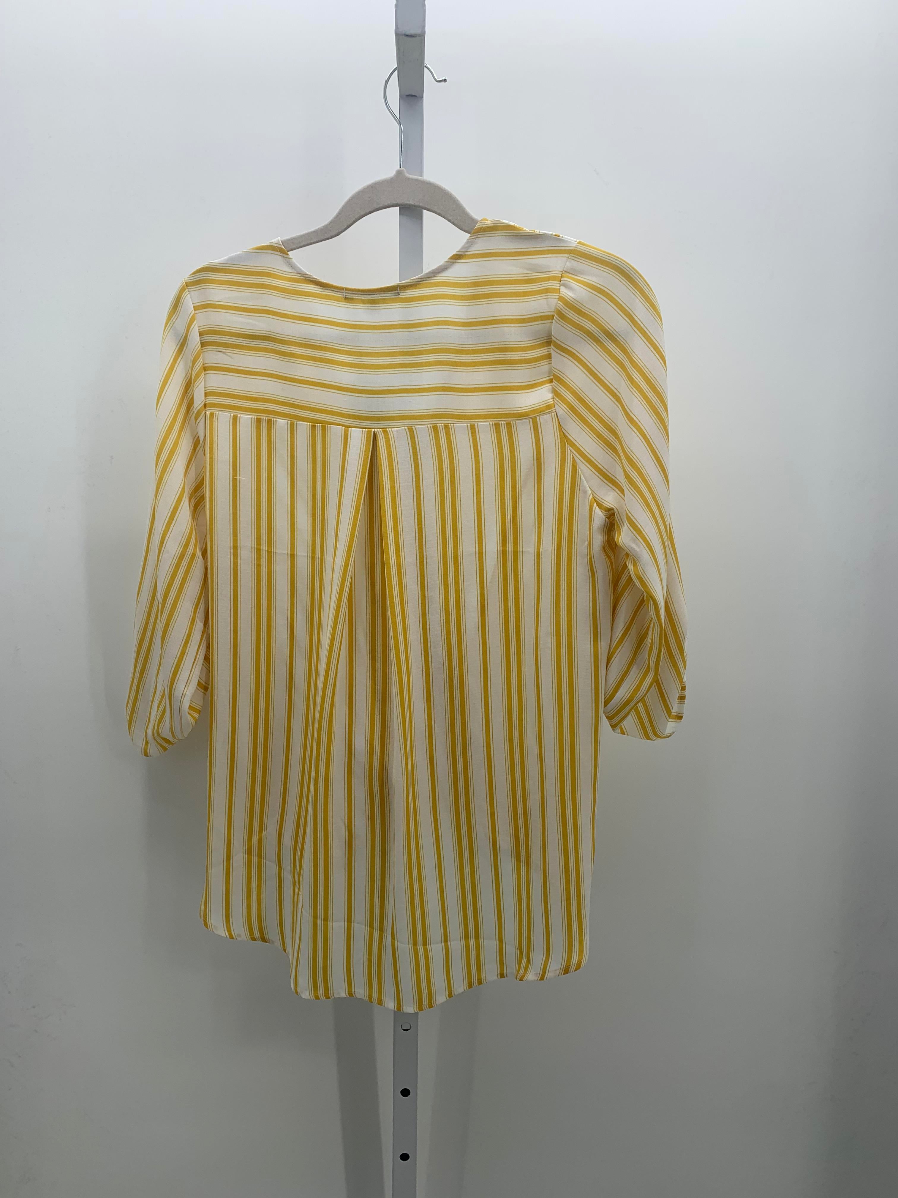 Size Small Misses 3/4 Sleeve Shirt
