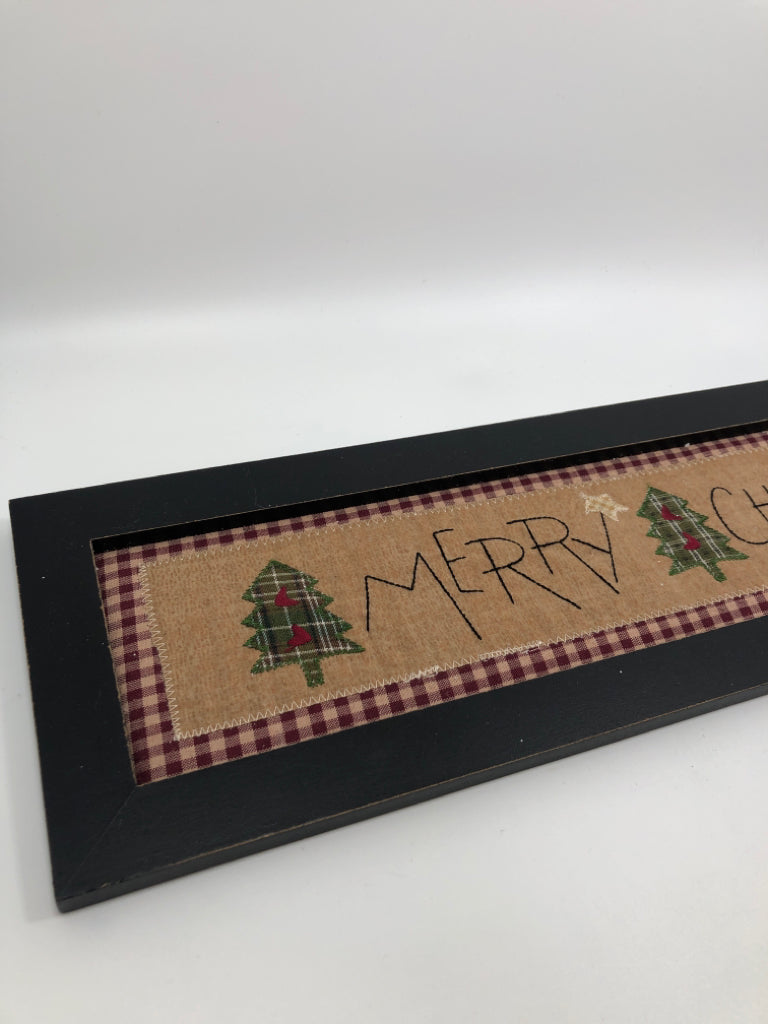 BLACK FRAME QUILTED WALL HANGING "MERRY CHRISTMAS".