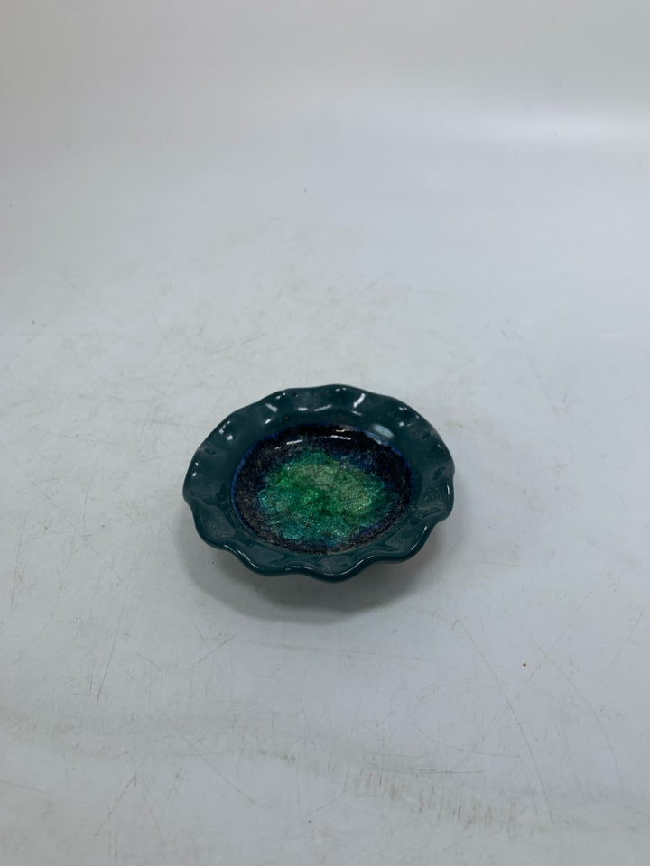 MINI GREEN W/ CRYSTAL CENTER EARRING CATCH BOWL RUFFLED EDGE.