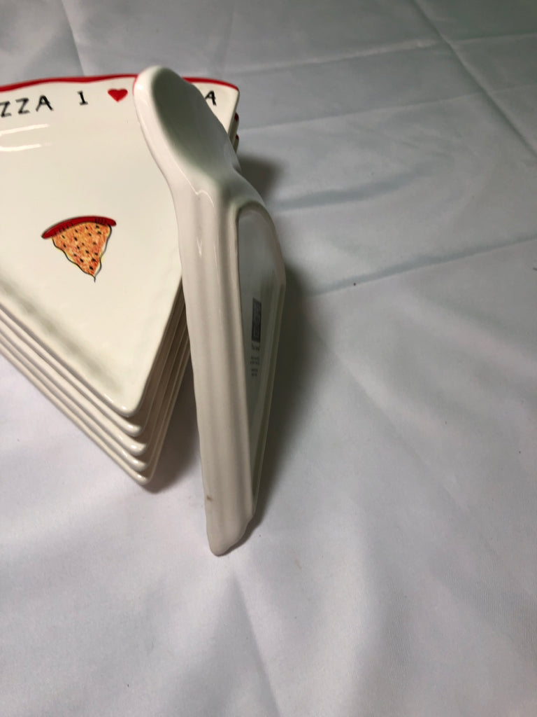7 I LOVE PIZZA PLATES.