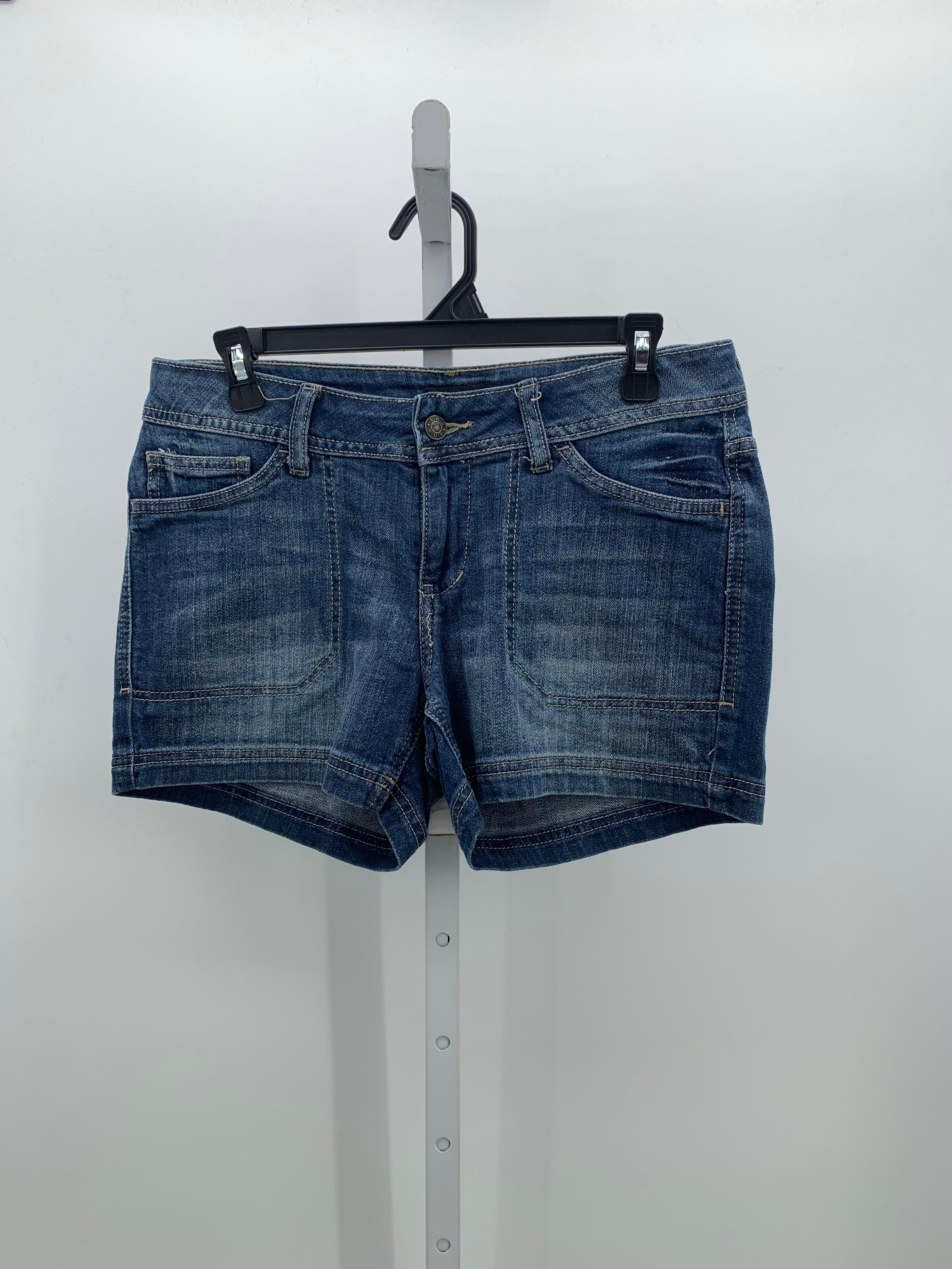 A.N.A. Size 8 Petite Petite Shorts