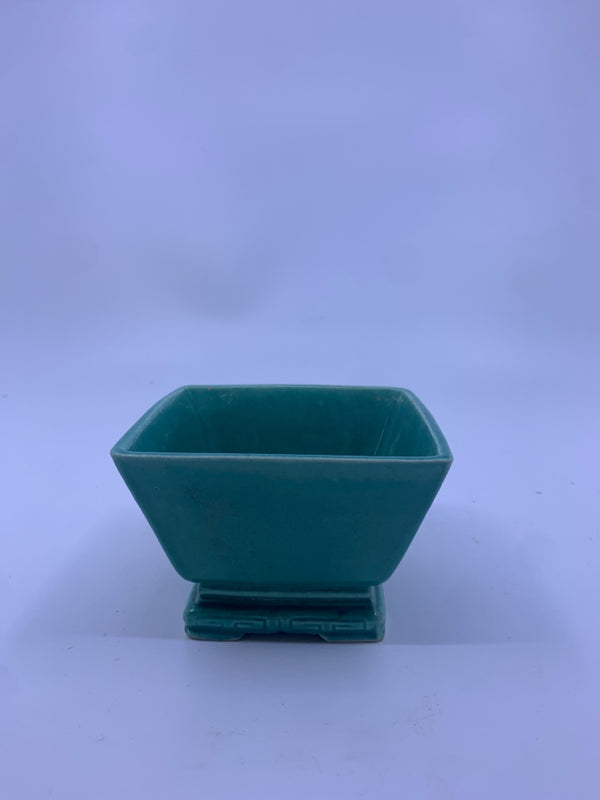 TEAL SQUARE FLARED TOP PLANTER.
