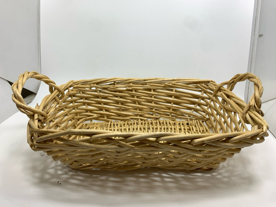 RECTANGLE WICKER BASKET W/HANDLES.
