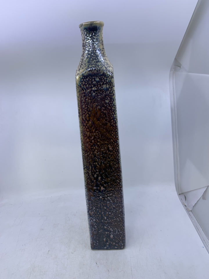 CERAMIC IRIDESCENT SNAKE SKIN PATTERN TALL VASE.