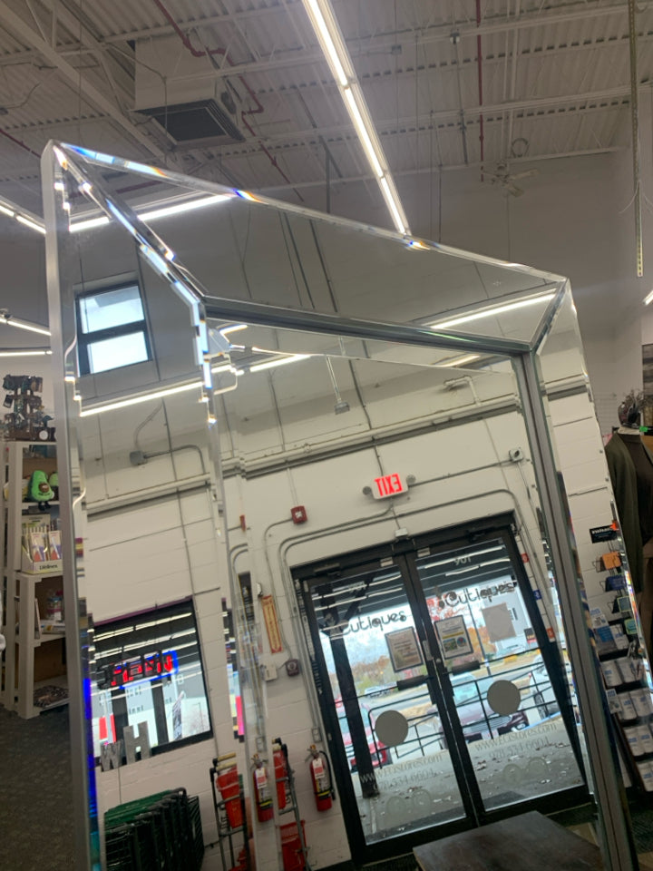 FULL LENGTH MIRROR W/STAND.