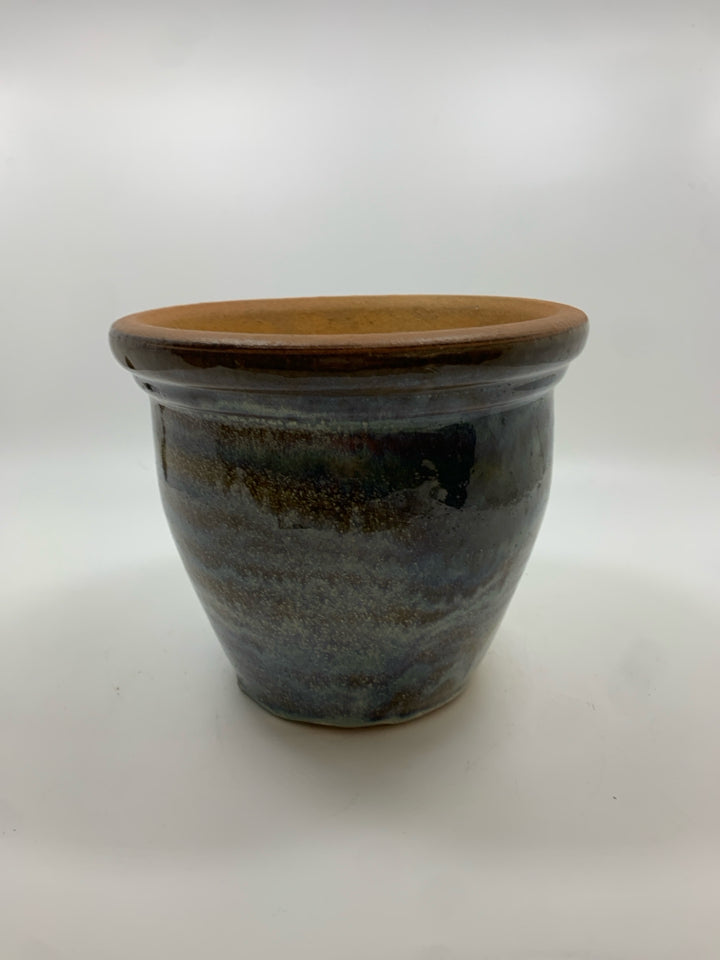 BLUE DRIP GLAZE PLANTER.