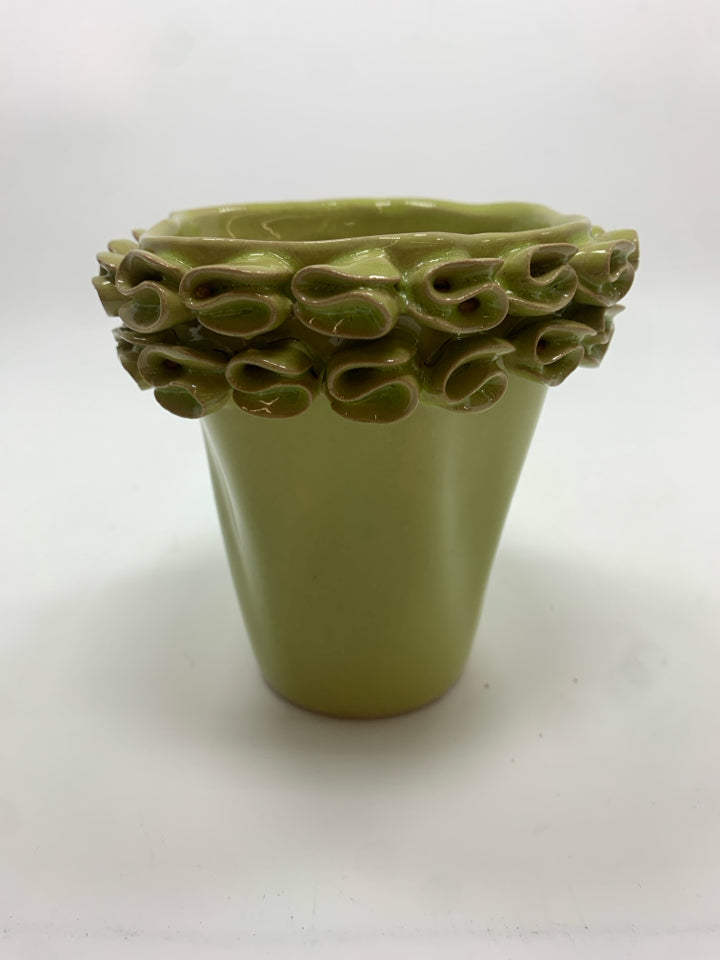 RUFFLES EMBOSSED GREEN PLANTER.