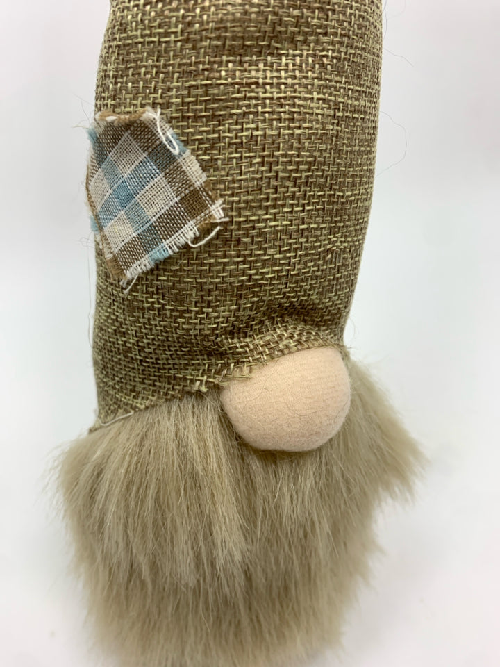 BLUE PLAID GNOME W/BURLAP HAT.