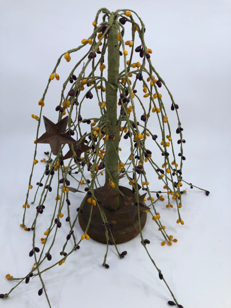 PRIMITIVE DECOR WEEPING WILLOW W/ PIP BERRIES.