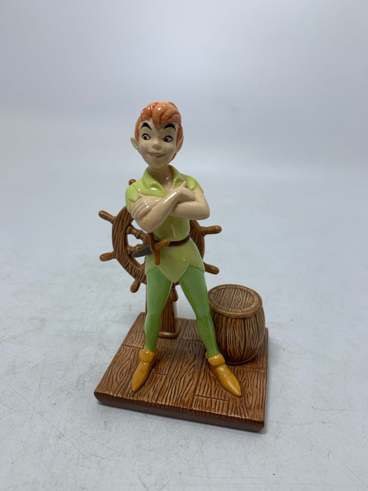 VTG DISNEY SHOWCASE PETER PAN FIGURINE 2002.