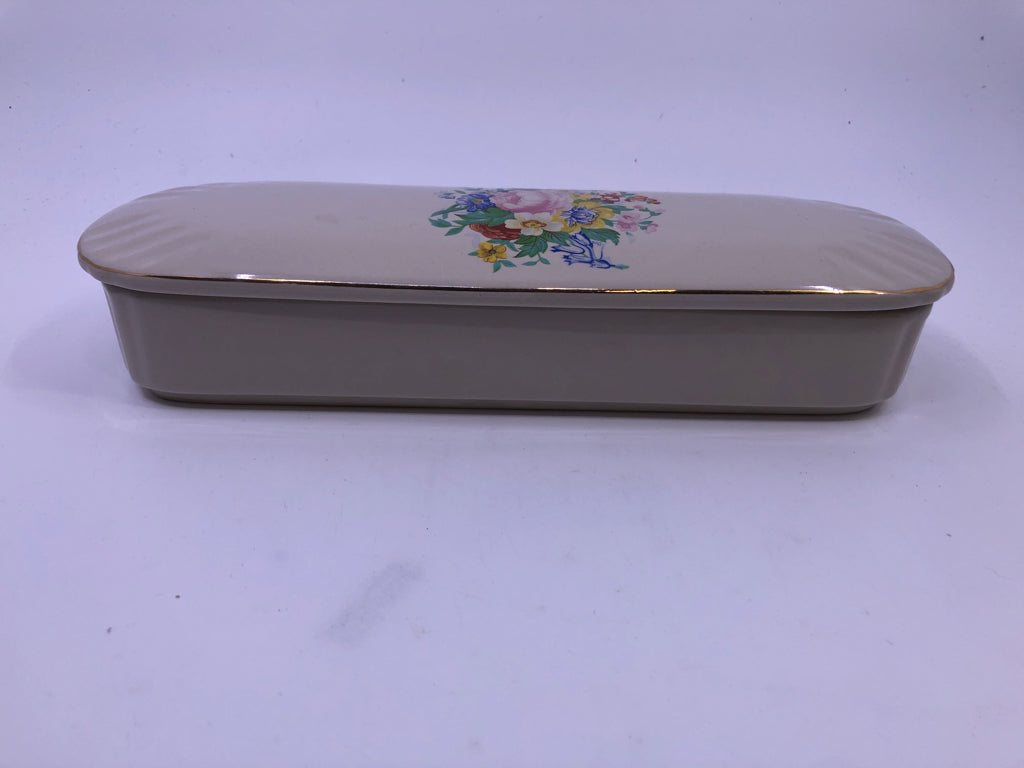 OVAL VTG FLORAL DISH W LID AND GOLD ACCENTS.