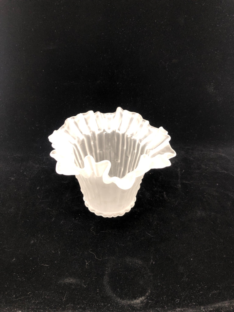 FROSTED RUFFLED GLASS CANDLE HOLDER.
