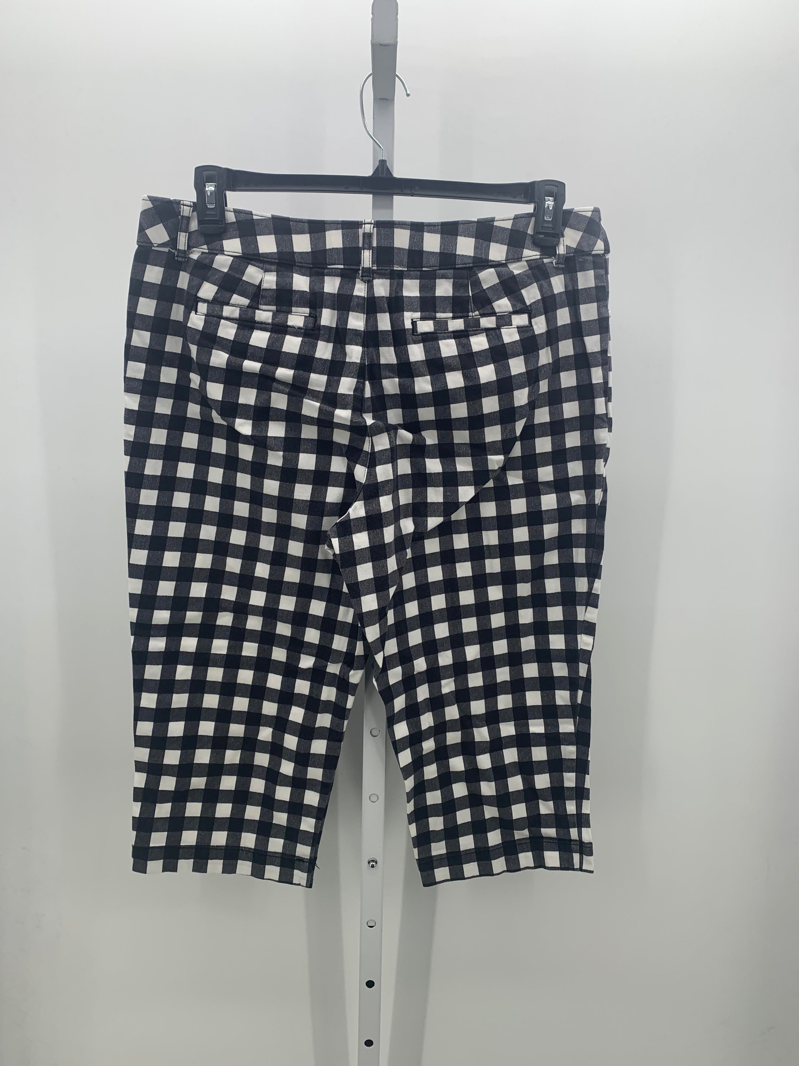 St. Johns Bay Size 16 Misses Capri Pants