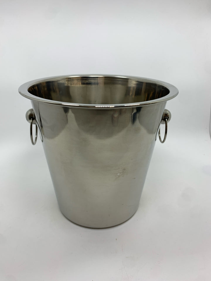 STAINLESS STEEL WINE BUCKET.
